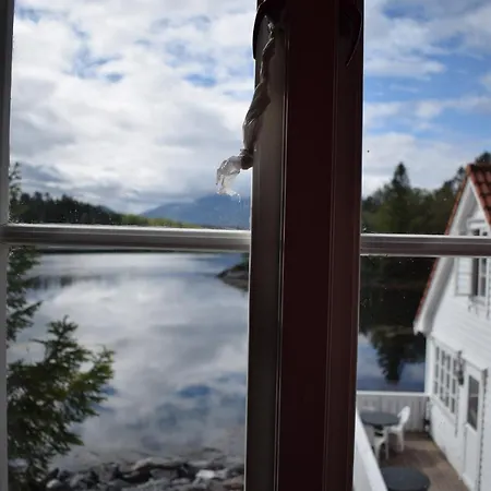 Kjeldsund Lodge